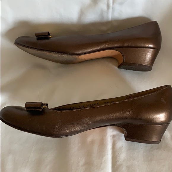 Salvatore Ferragamo flat shoes with classic bow - Picture 4 of 8
